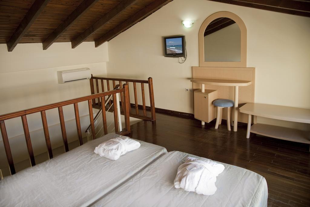 Jo An Beach Hotel Аделианос Кампос Экстерьер фото
