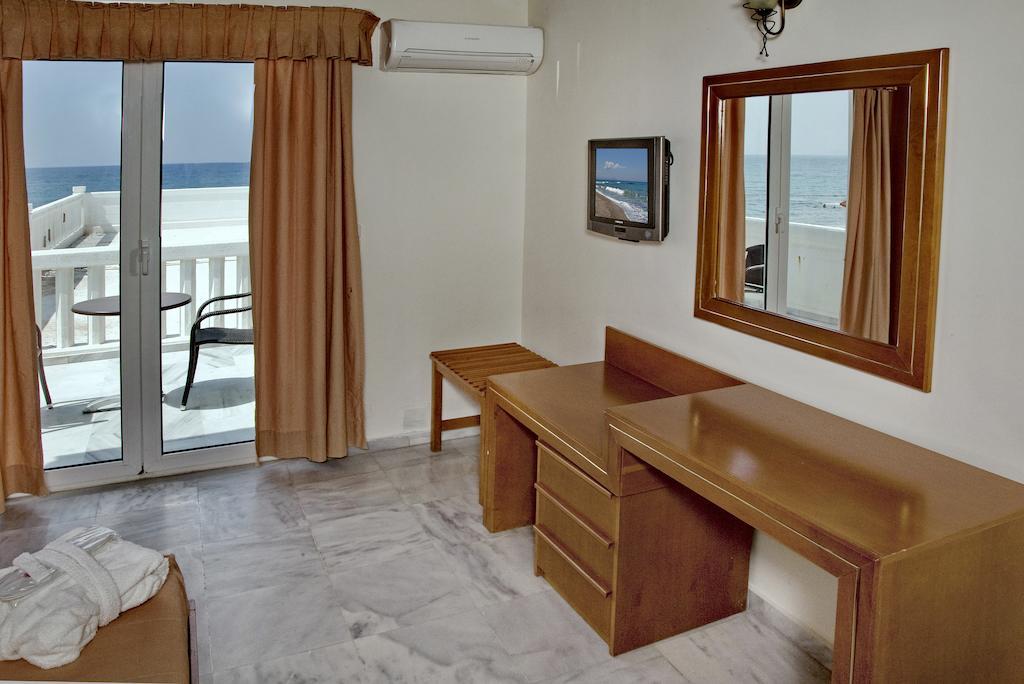 Jo An Beach Hotel Аделианос Кампос Экстерьер фото